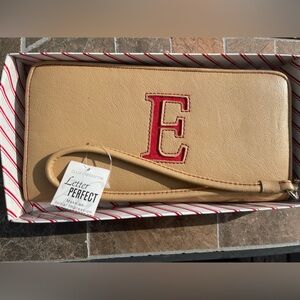 “Liz Claiborne” Clutch Wallet/Wristlet: Genuine Leather: NWT- New w/Tag